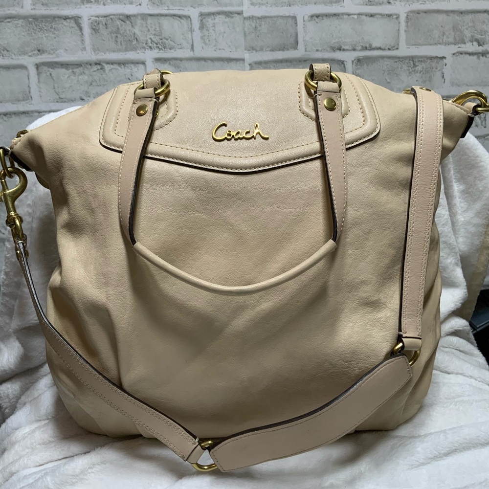 Coach Beige Leather Shoulder Bag
